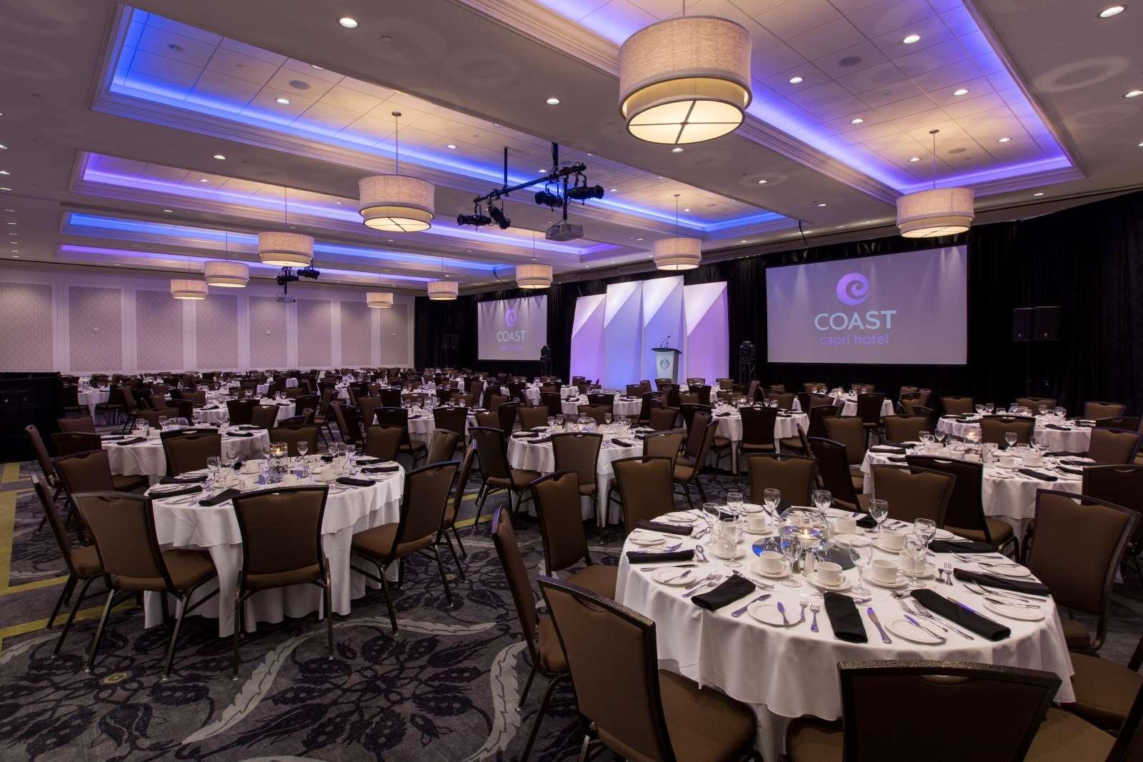 Coast Capri Hotel Kelowna Exterior photo