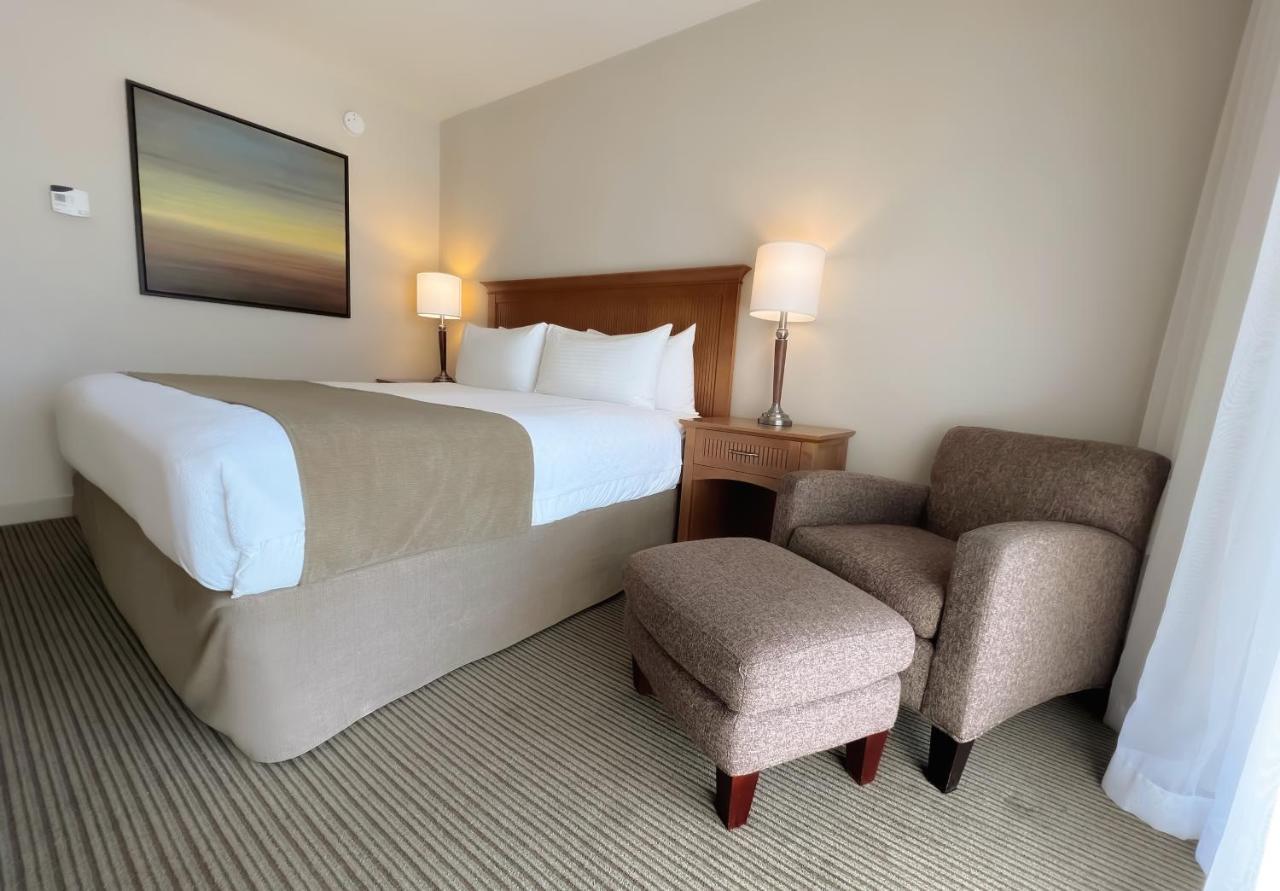 Coast Capri Hotel Kelowna Exterior photo